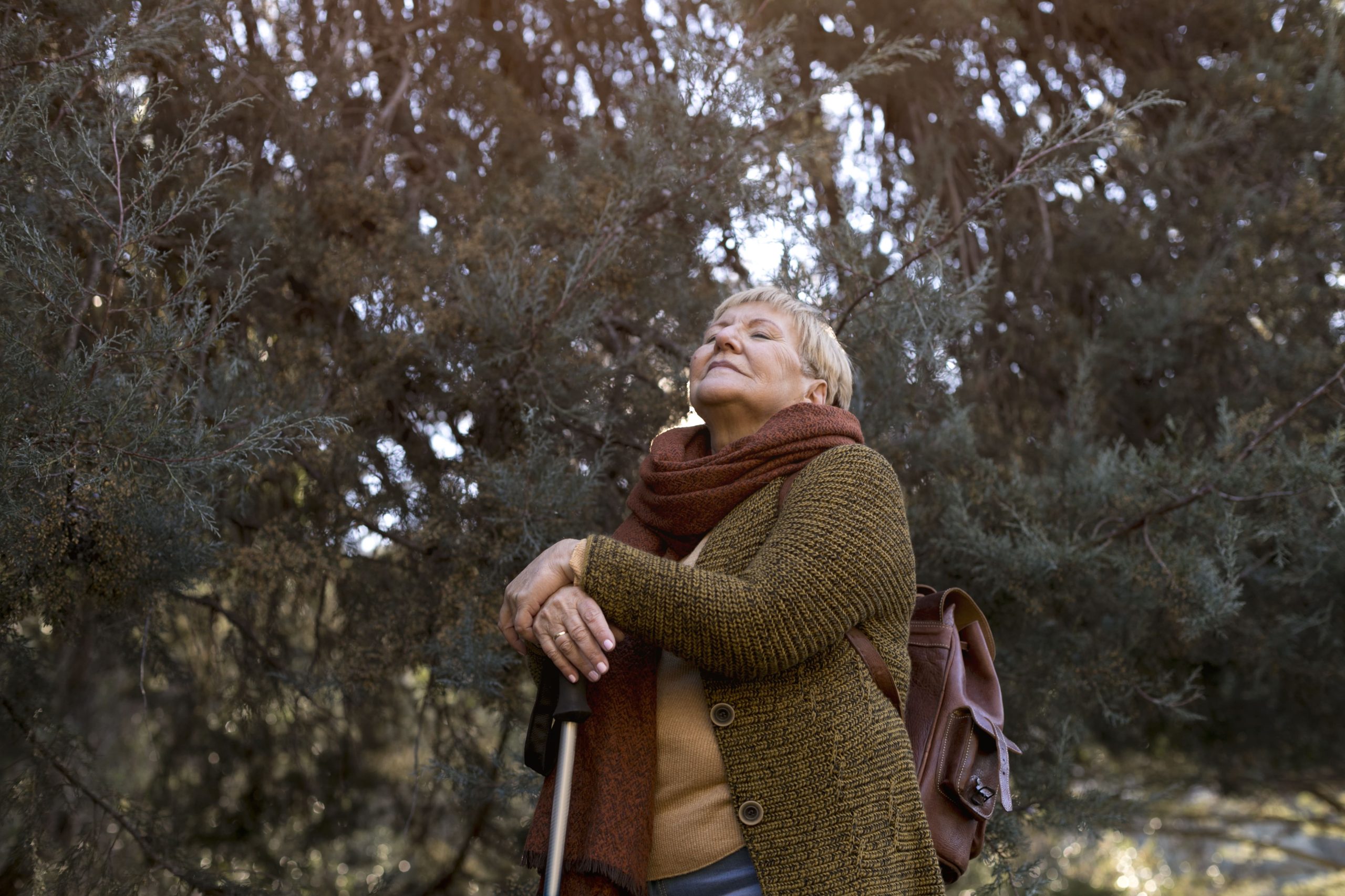 Cuidados en Otoño: Cómo proteger a nuestros adultos mayores